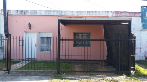 Casa más Apartamento. Casa en Venta en Centro, Tacuarembó, Tacuarembó