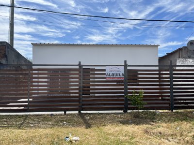 Casa en Alquiler en FRENTE A CANCHA DON BOSCO, Salto, Salto