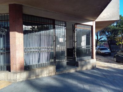 Locales Comerciales en Alquiler en CENTRO, Salto, Salto