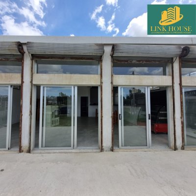 Local Comercial en Alquiler en Montes de Solymar, Ciudad de la Costa, Canelones