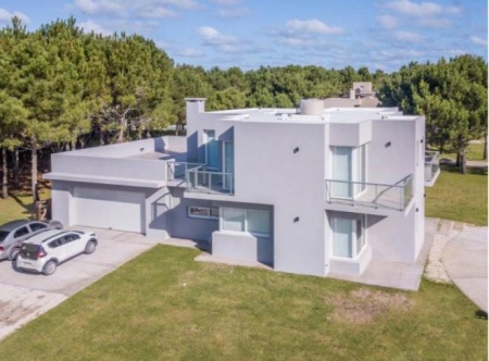 Casas en Venta,  Alquiler Turístico en Pinamar, Buenos Aires