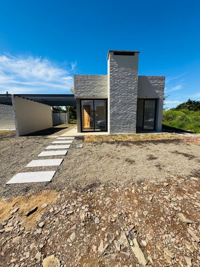 Casa en Alquiler en VICTOR LIMA, Salto, Salto