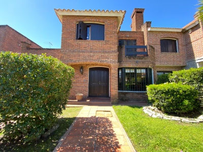 Casa en Venta en El Pinar, Ciudad de la Costa, Canelones