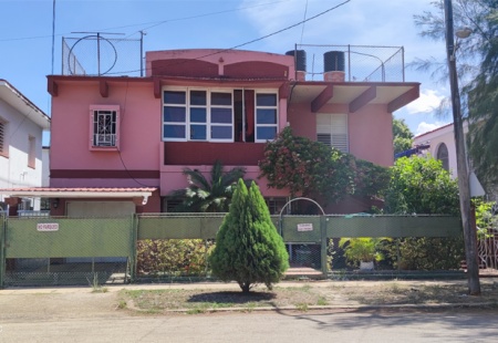 Casa Biplanta (Planta Baja) en Venta en Querejeta, Playa, La Habana