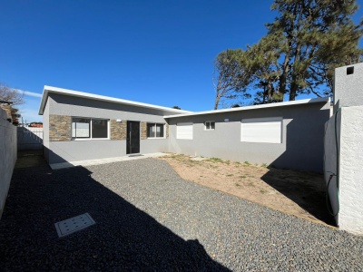 Casa en Venta en El Bosque, Ciudad de la Costa, Canelones