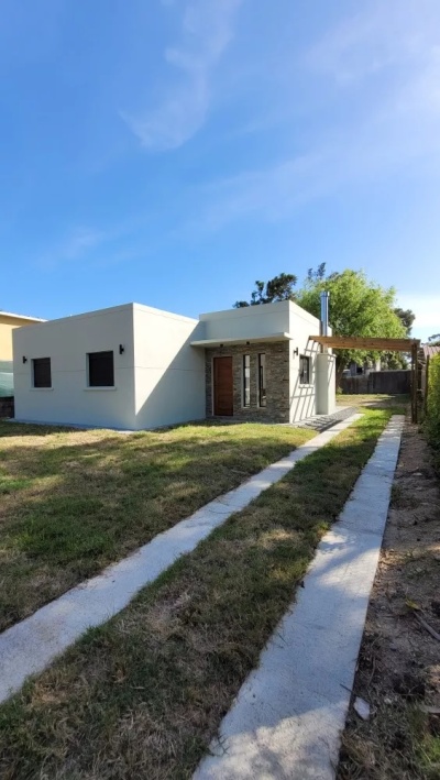 Casa en Alquiler en Lomas de Solymar, Ciudad de la Costa, Canelones