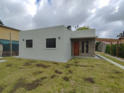 Casa en Alquiler en Lomas de Solymar, Ciudad de la Costa, Canelones