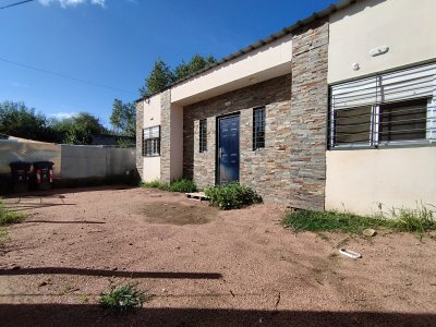 Casa en Alquiler en Colonia Nicolich, Canelones