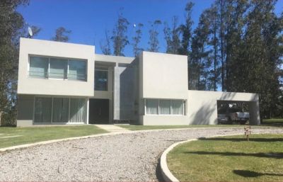 Casas en Venta,  Alquiler en Carrasco, Montevideo