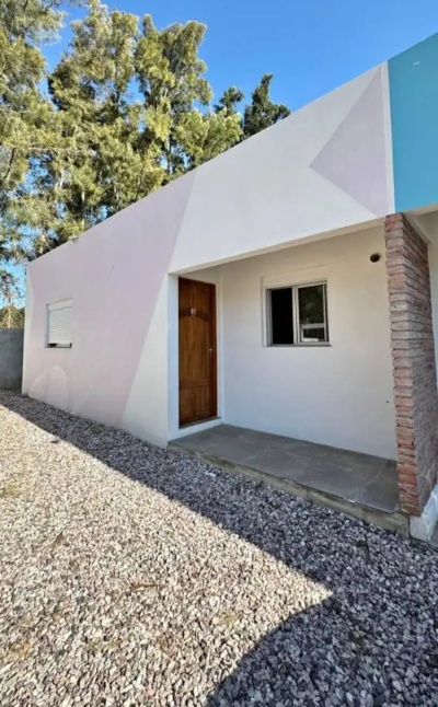 Casa en Alquiler en Colonia Nicolich, Canelones