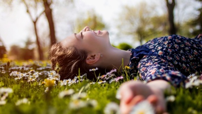 Cómo Vivir en la Naturaleza Reduce el Estrés y Mejora tu Bienestar Emocional